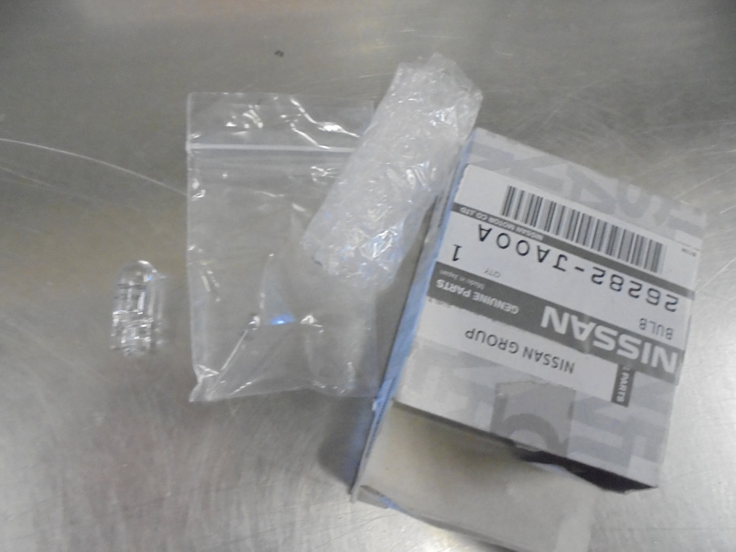 Nissan Altima-Maxima-Murano-Pathfinder Genuine Cargo Lamp Bulb, Map Lamp Bulb, Reading Lamp Bulb New Part