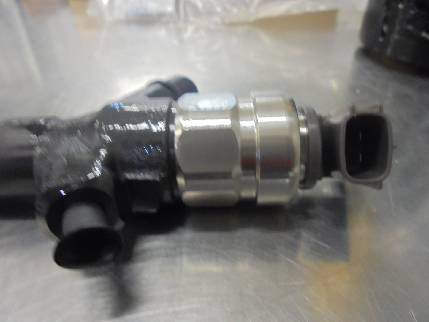 Mitsubishi MN Triton Genuine Injector New Part