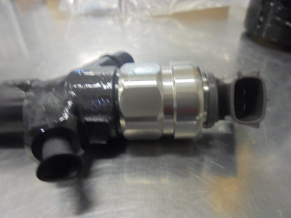 Mitsubishi MN Triton Genuine Injector New Part