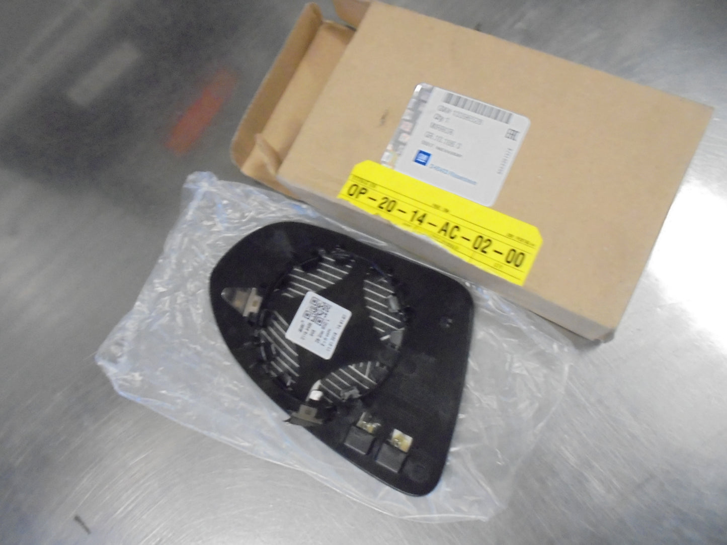 Holden Astra J Genuine Left Hand Outer Mirror Heated Glass New Part