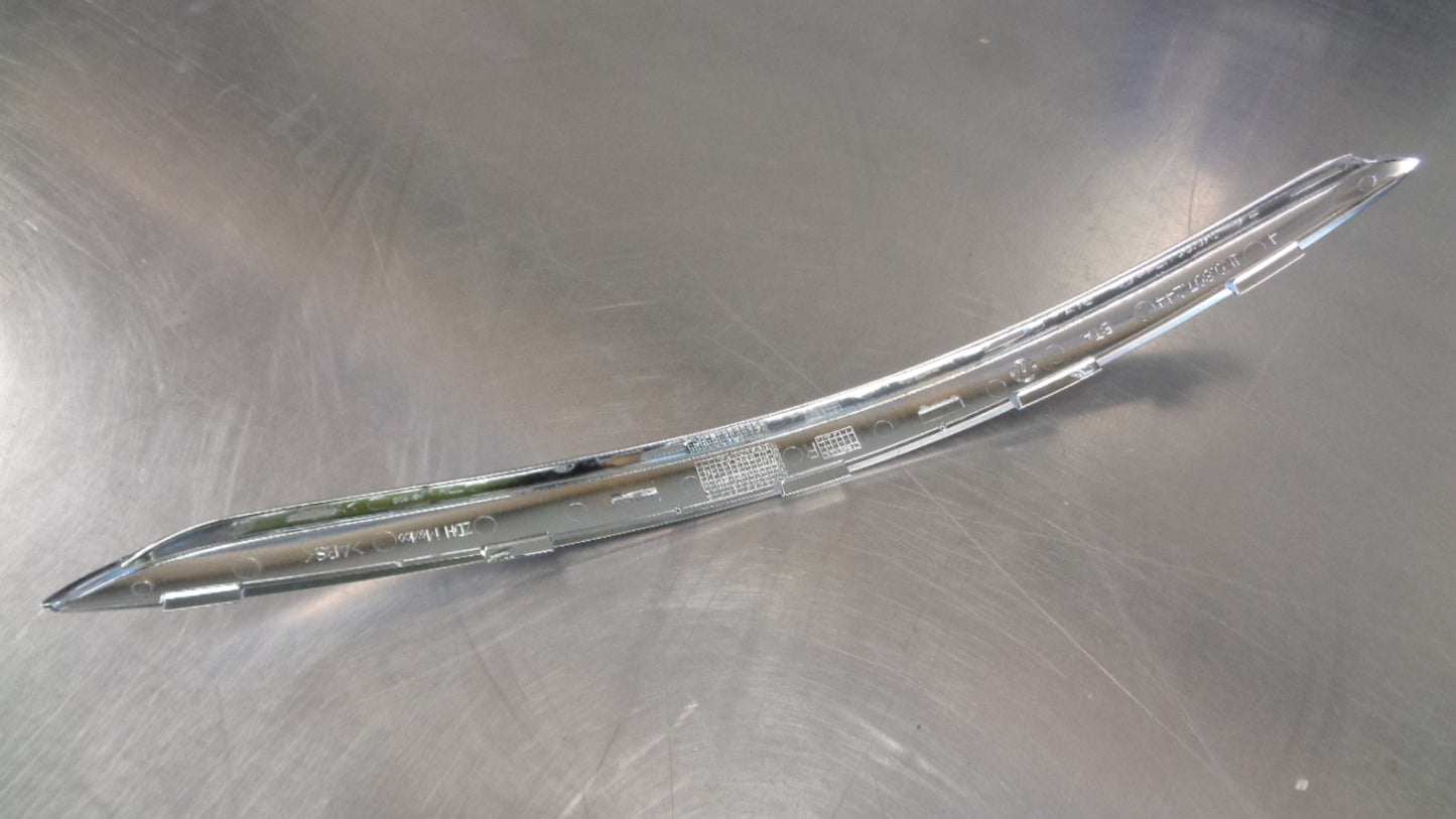 Volkswagen Jetta Genuine Right Hand Lower Chrome Strip New Part