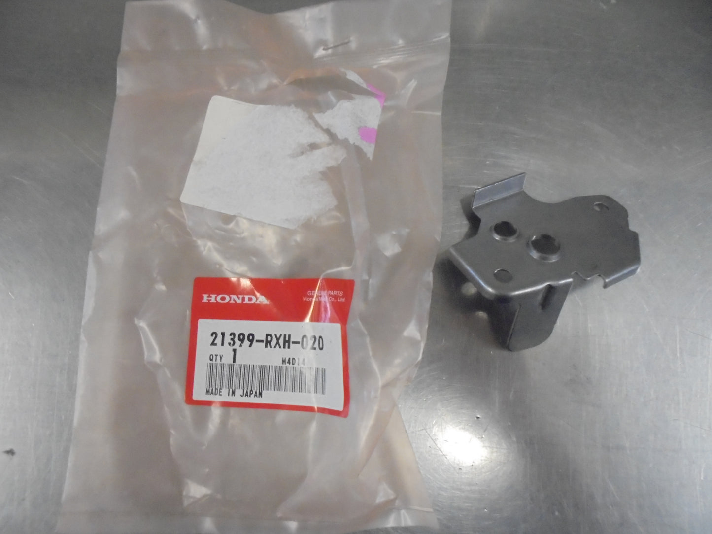 Honda CR-V Genuine Breather Plate New Part