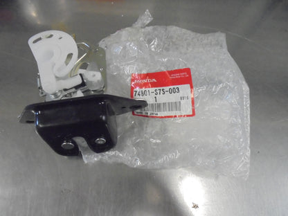 Honda Odyssey Genuine Rear Tail Gate Latch Assembly New Part