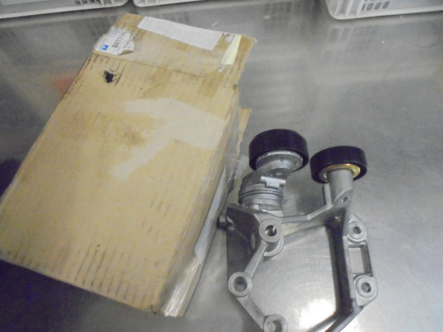 Holden Caprice Genuine Air Conditioning Compressor Bracket New Part