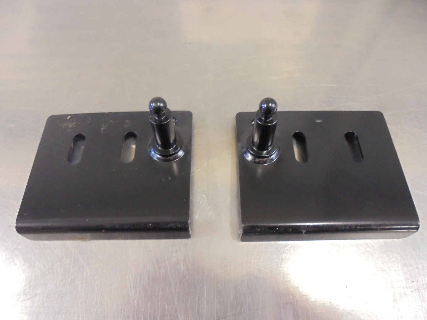 Hard Lid Lower Plate Of  Shock Both Left And right New Part