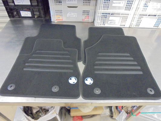 Holden BL Astra Sedan Genuine Set of 4 Carpet Floor Mats New Part