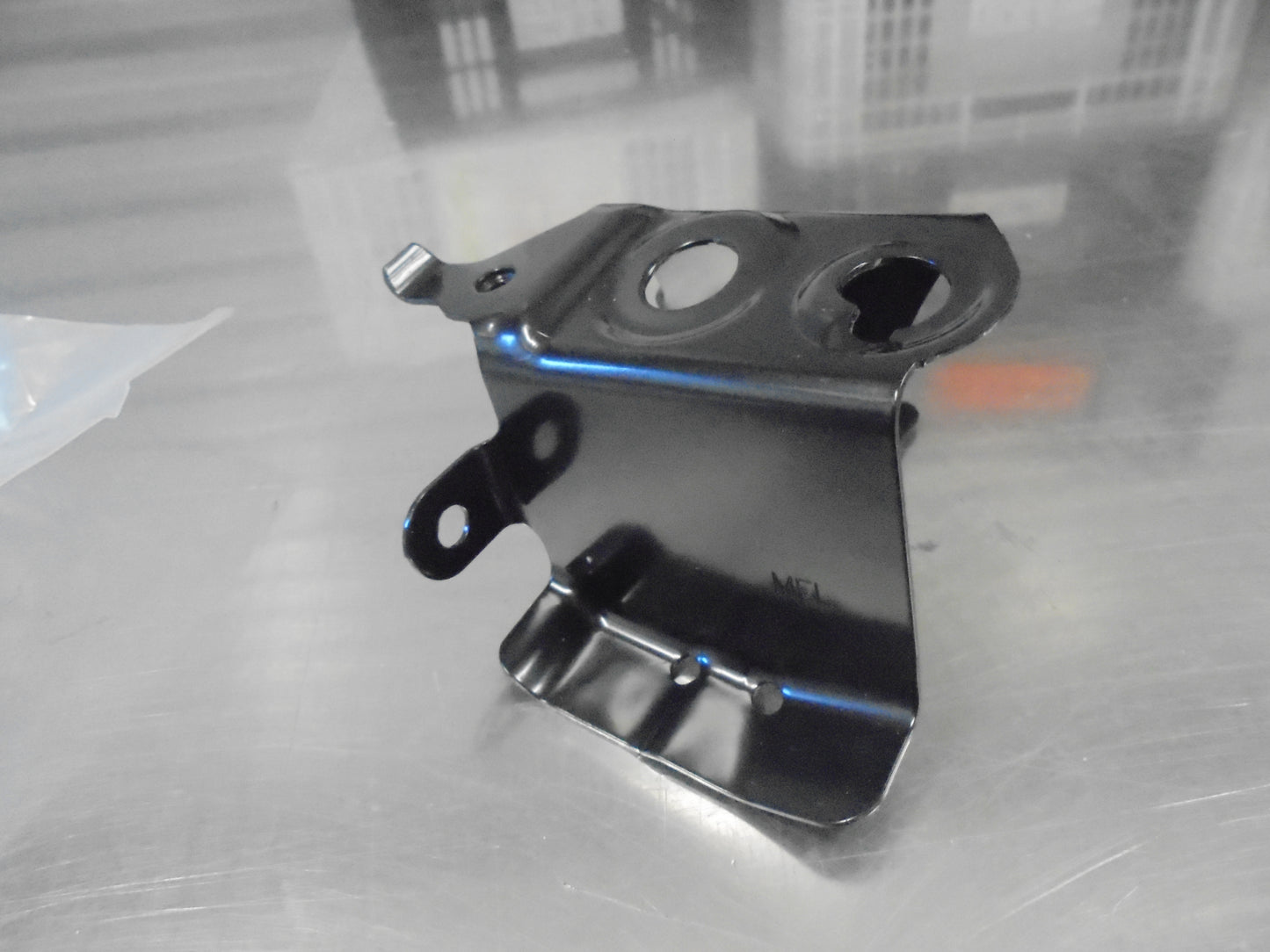 Honda CR-V Genuine Left Hand Front Inner Guard Bracket New Part