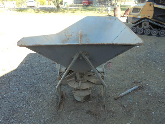 Massey Ferguson (Australian Made) Model No 522 Super Spreader VGC