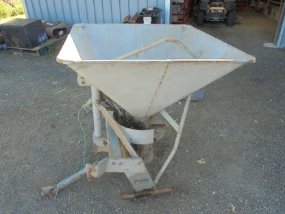 Massey Ferguson (Australian Made) Model No 522 Super Spreader VGC