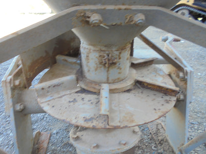 Massey Ferguson (Australian Made) Model No 522 Super Spreader VGC