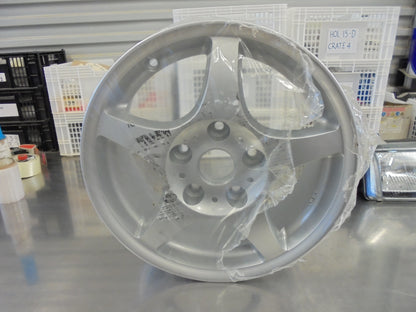 Toyota Camry Genuine 15x6.5 Strike-Out Alloy Wheel New Part