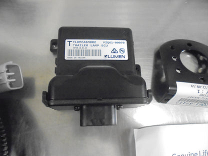 Toyota Hiace Commuter/SLWB Van Genuine Trailer Wiring Harness Ans Plug New Part