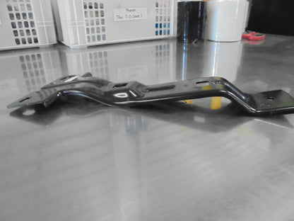 Holden Trax Genuine Passenger Side Underbody Air Deflector Bracket New Part