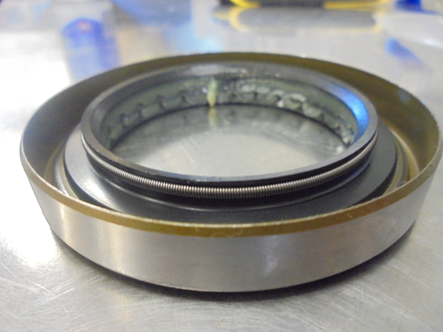 Isuzu D-Max/Colorado Genuine Rear Hub Seal New Part