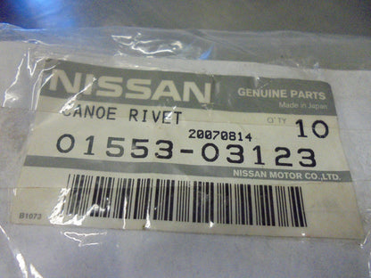 Nissan R50 Pathfinder Genuine Flare Clip New Part