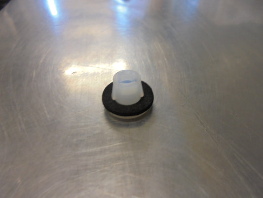 Nissan Navara Genuine Flare Clip New Part