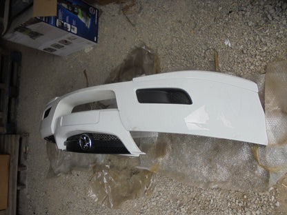 Holden VZ Equipe-Acclaim-Executive Genuine White Front Bar-Grille-Fog Light Covers New Part VGC
