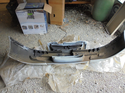 Holden VZ Equipe-Acclaim-Executive Genuine White Front Bar-Grille-Fog Light Covers New Part VGC