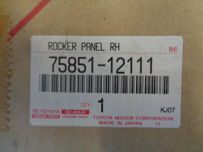 Toyota Corolla Hatch Genuine Right Hand Rocker Panel Moulding New Part