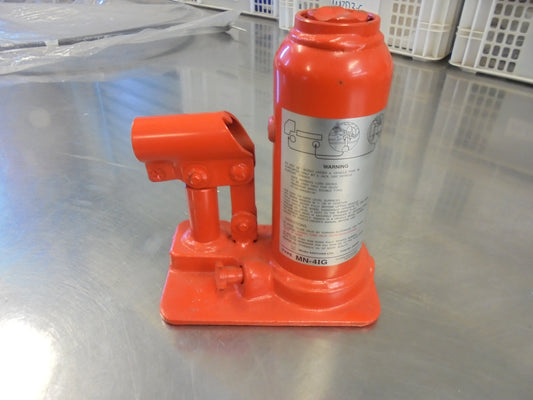 Isuzu Light Truck 4000KG Bottle Jack (Jack Only) New Part
