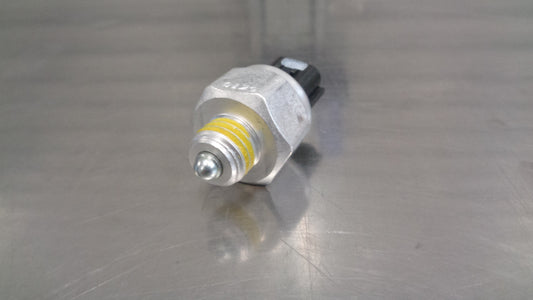 Kia Genuine Backup Lamp Switch Assy Suits Various Models New Part