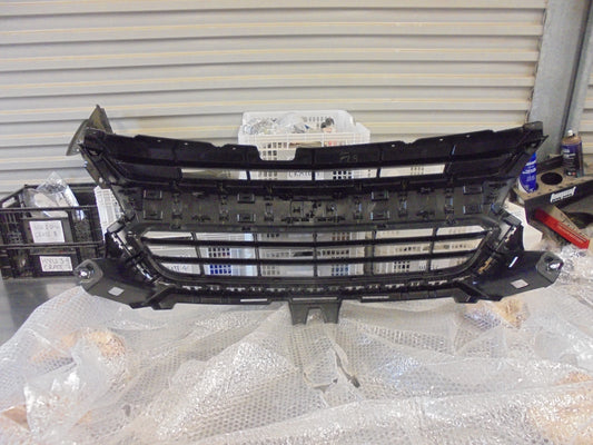 Holden RG Colorado Series 2 Genuine Black Front Grille New Part