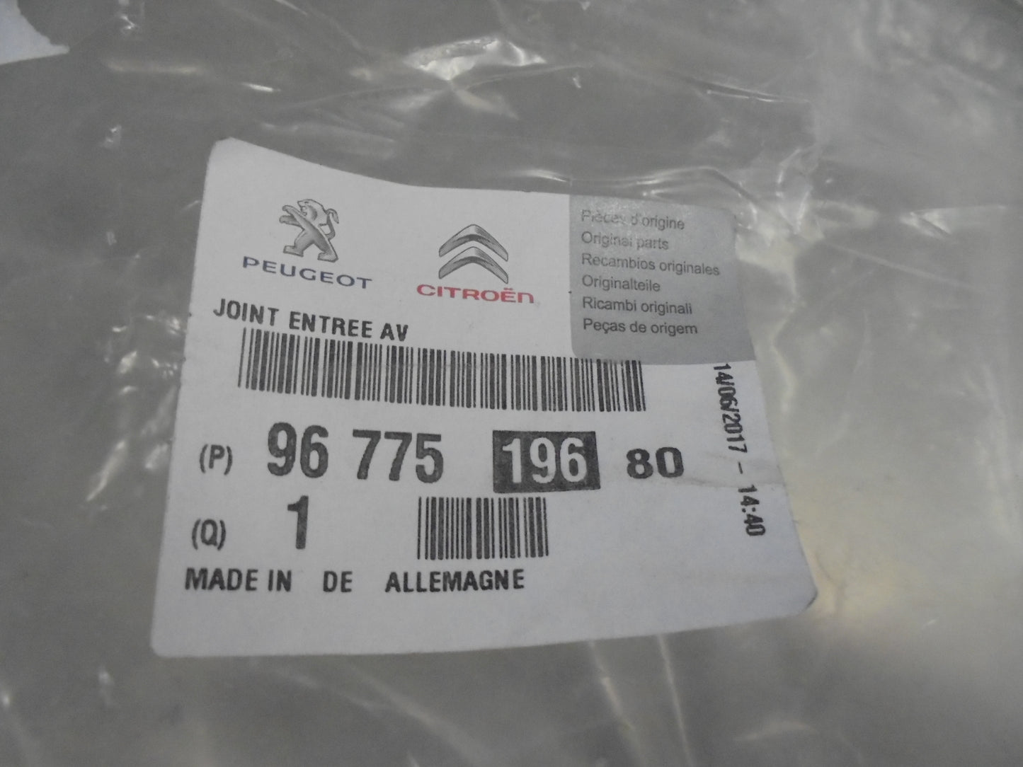 Peugeot 308 Genuine Passenger Front Door Seal New Part