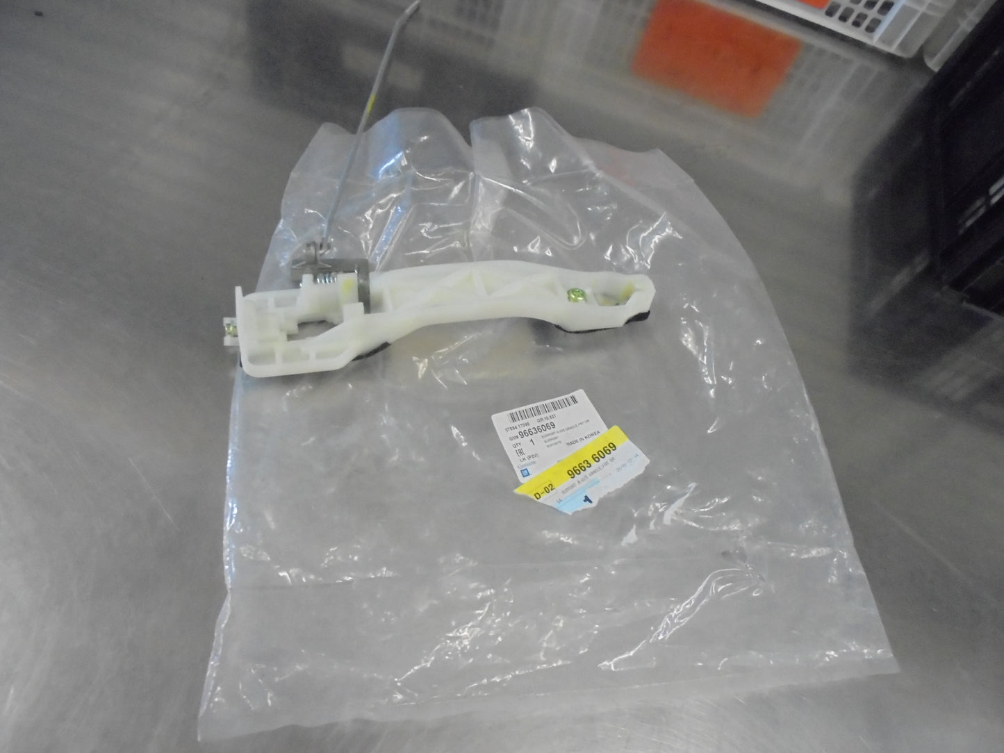 Holden Epica Genuine Front Passenger Inner Handle Assembly New Part
