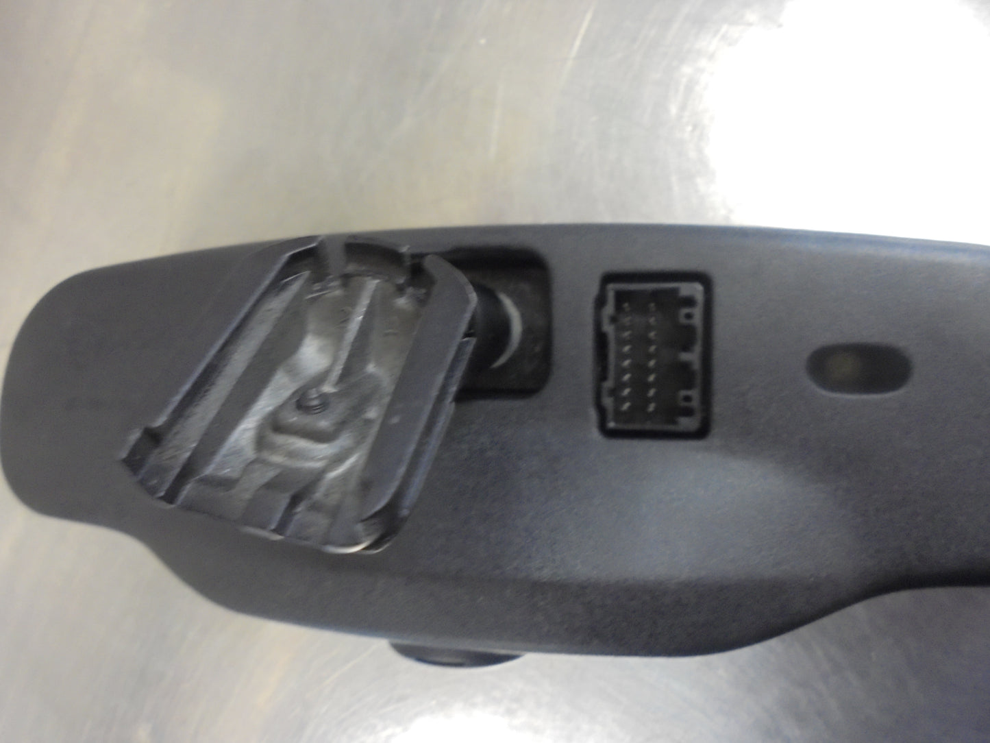 Holden Monaro-Caprice-VZ Commodore WM Statesman-Grange Genuine Telematics Mirror New Part