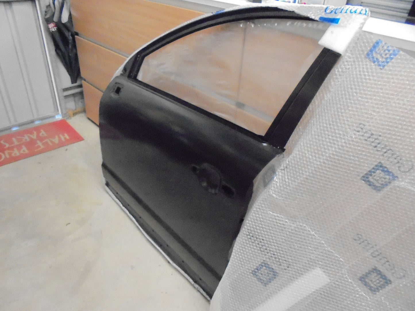 Holden Captiva Genuine Left Hand Door Panel Assembly New Part