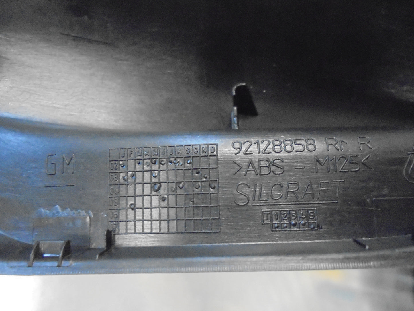 Holden YG Cruze Genuine Right Hand Rear Roof Rail Cover New Part