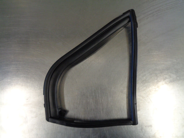 Holden Epica Genuine Right Hand Rear Quarter Window Weatherstrip New Part