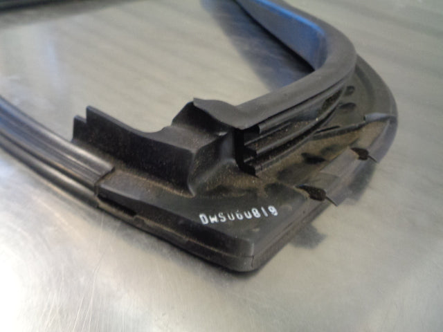 Holden Epica Genuine Right Hand Rear Quarter Window Weatherstrip New Part