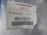 Mitsubishi Pajero Genuine Right Hand Rear Bumper Reinforcement Outer Bracket New Part