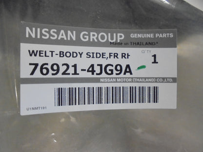 Nissan Navara D23 Dual Cab Genuine Right Hand Front Door Body Side Weather Strip New Part