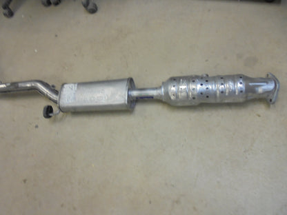 Hyundai Elantra Genuine Center Exhaust System Muffler-Cat New Part