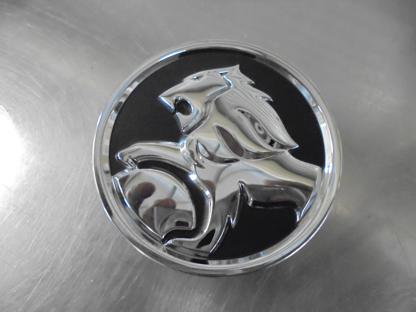 Holden VE SSV Redline Commodore Genuine Wheel Center Cap New Part