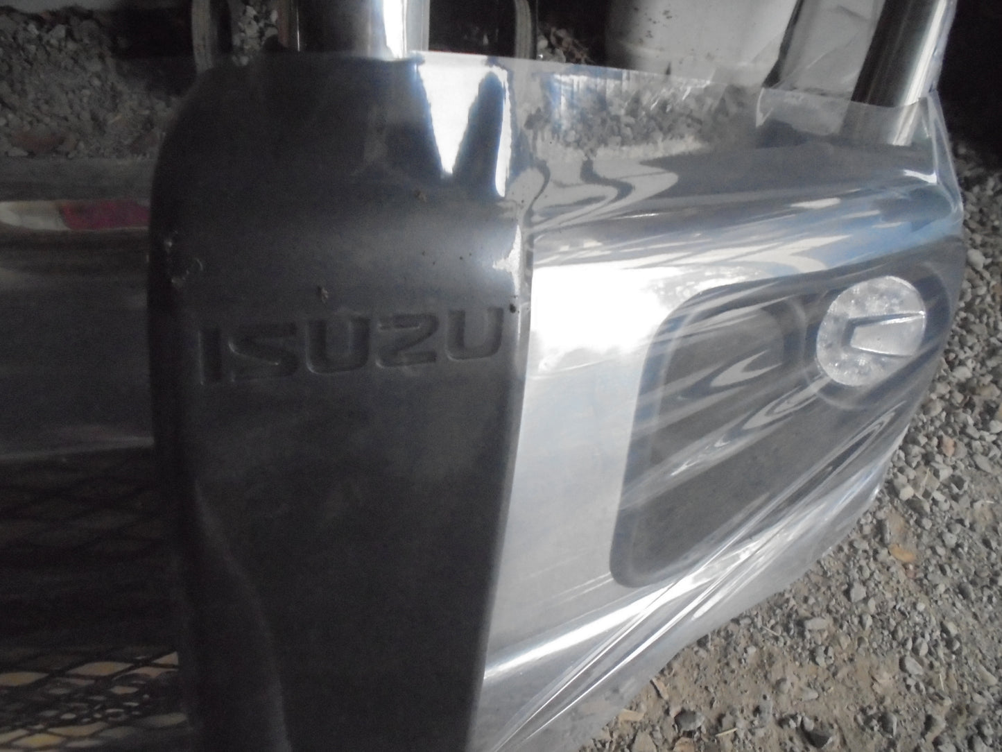 Isuzu D-Max Genuine Chrome Alloy Bull Bar SX Low Ride New Part