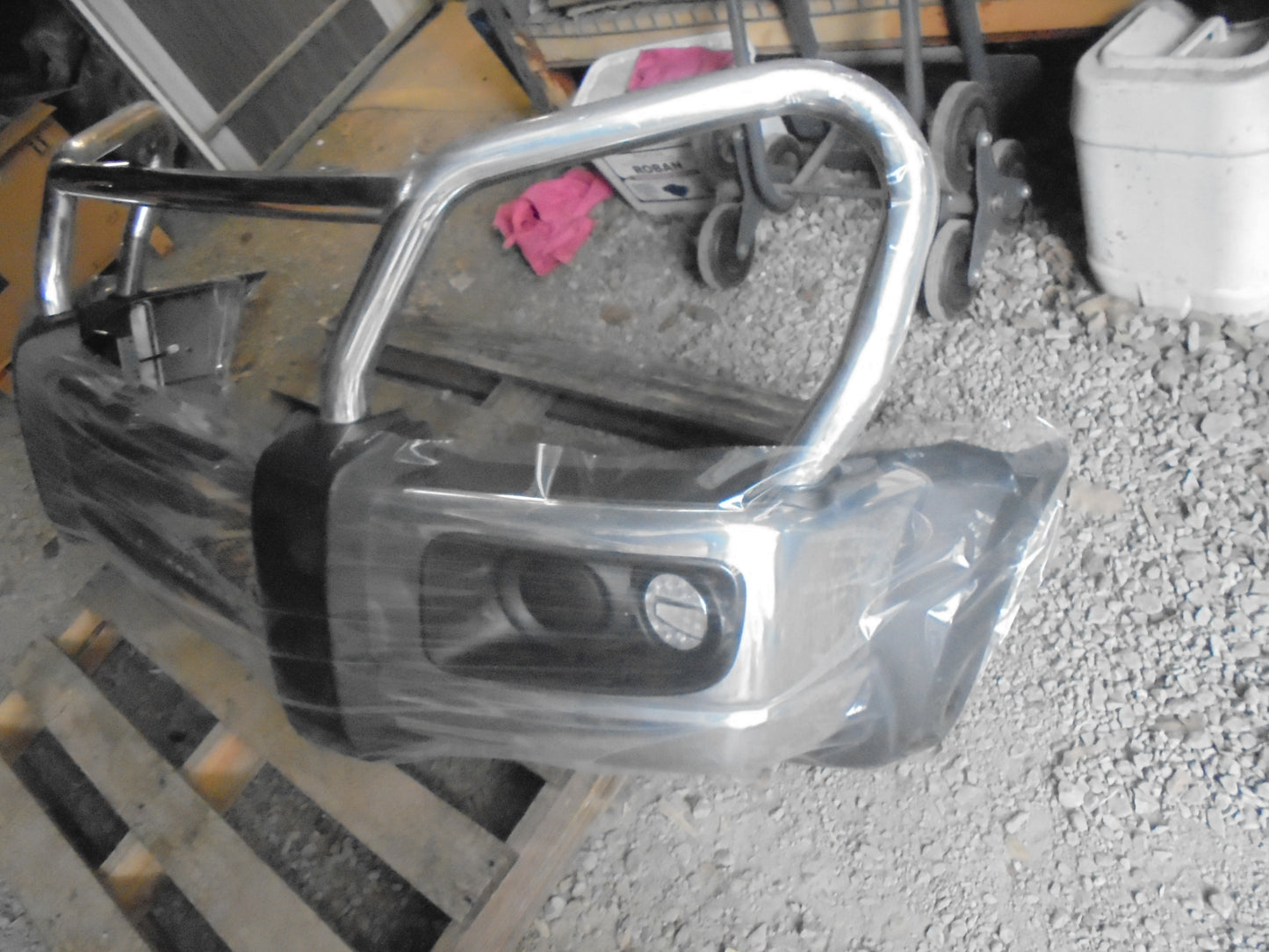 Isuzu D-Max Genuine Chrome Alloy Bull Bar SX Low Ride New Part