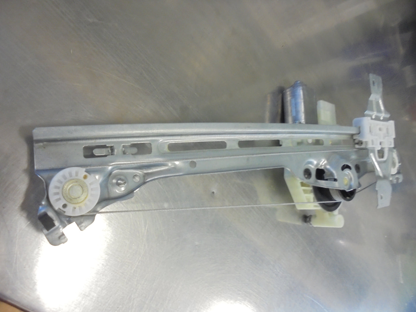 Peugeot 308 Series II Genuine Left Hand Rear Electric Window Regulator With Motor New Part