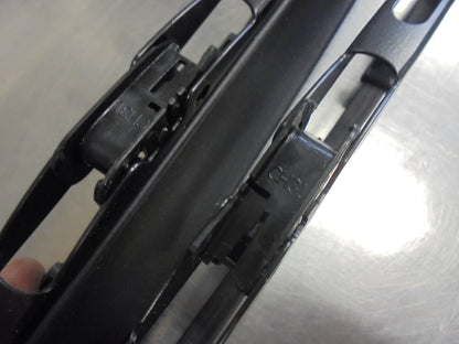 Holden Barina XC/Combo Genuine Front Windscreen Wiper Set New Part