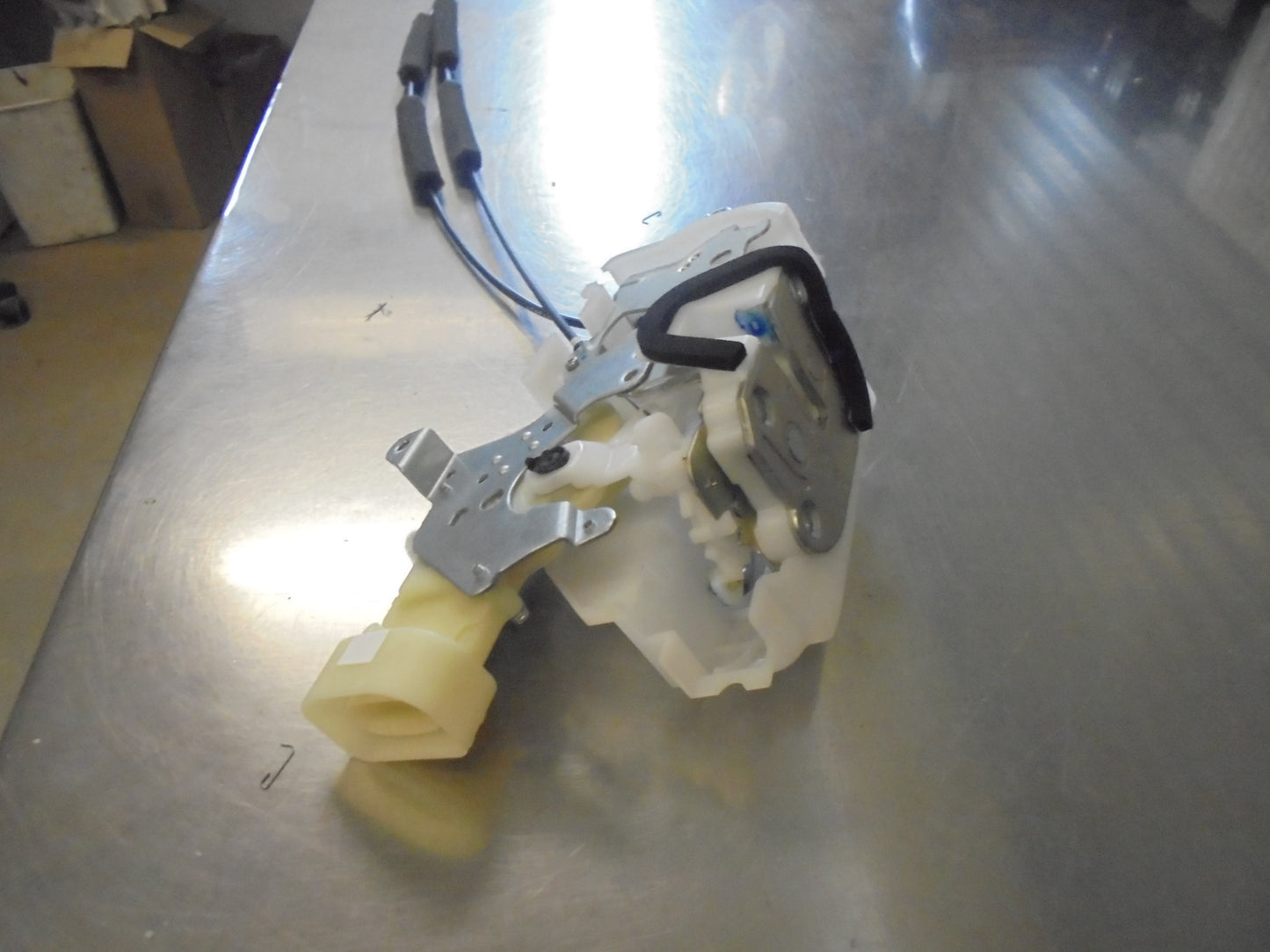Isuzu D-Max M-UX Genuine Drivers Front Door Lock ASM New Part
