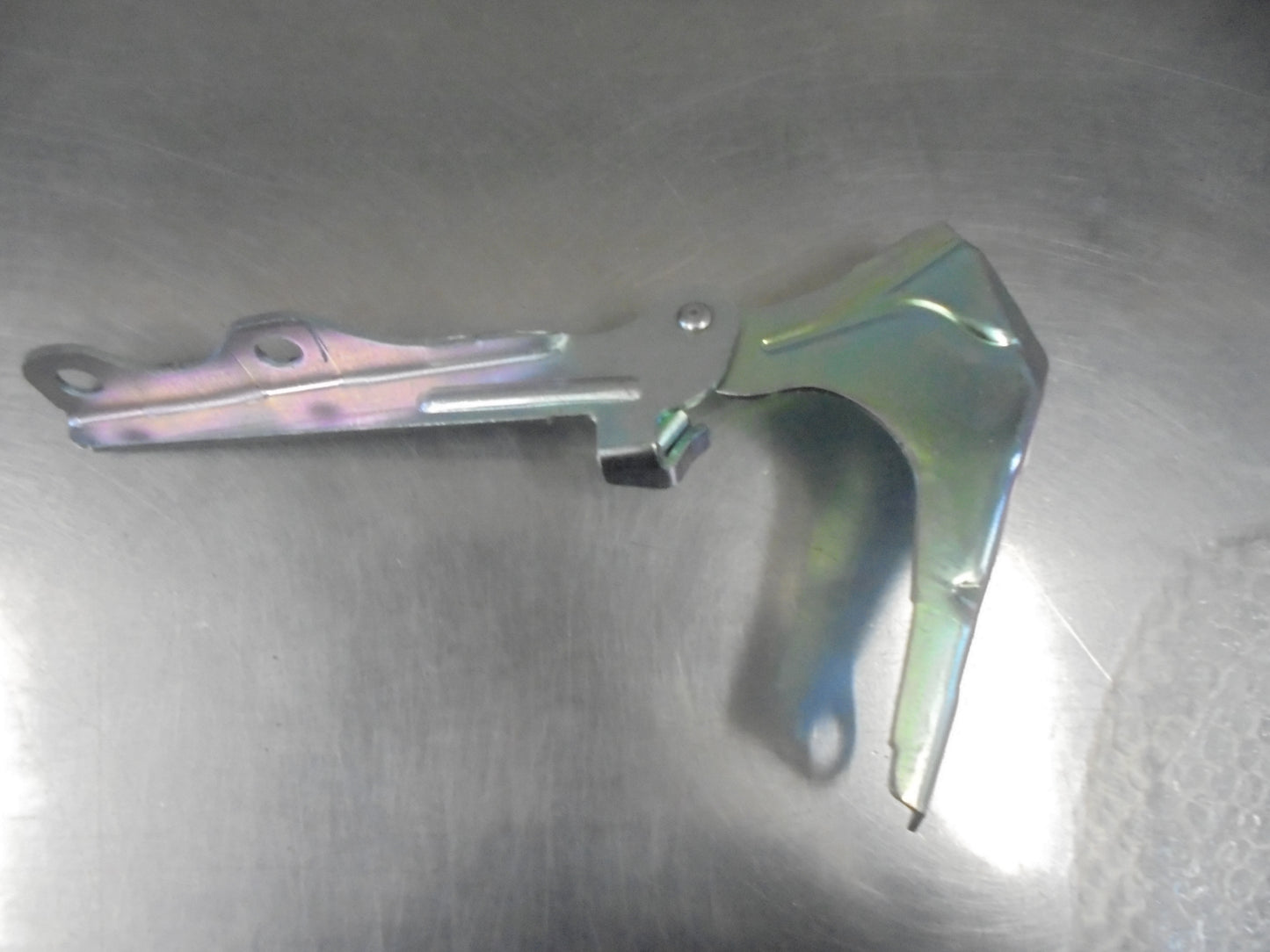 Isuzu D-Max Genuine Right Hand Front Bonnet Hinge New Part