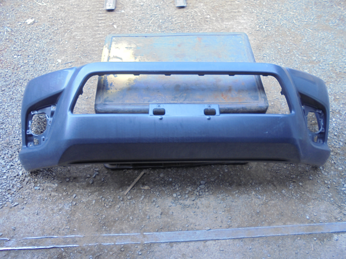 Toyota Hilux SR5 Genuine Front Bumper Bar Cover (Unpainted )New Part