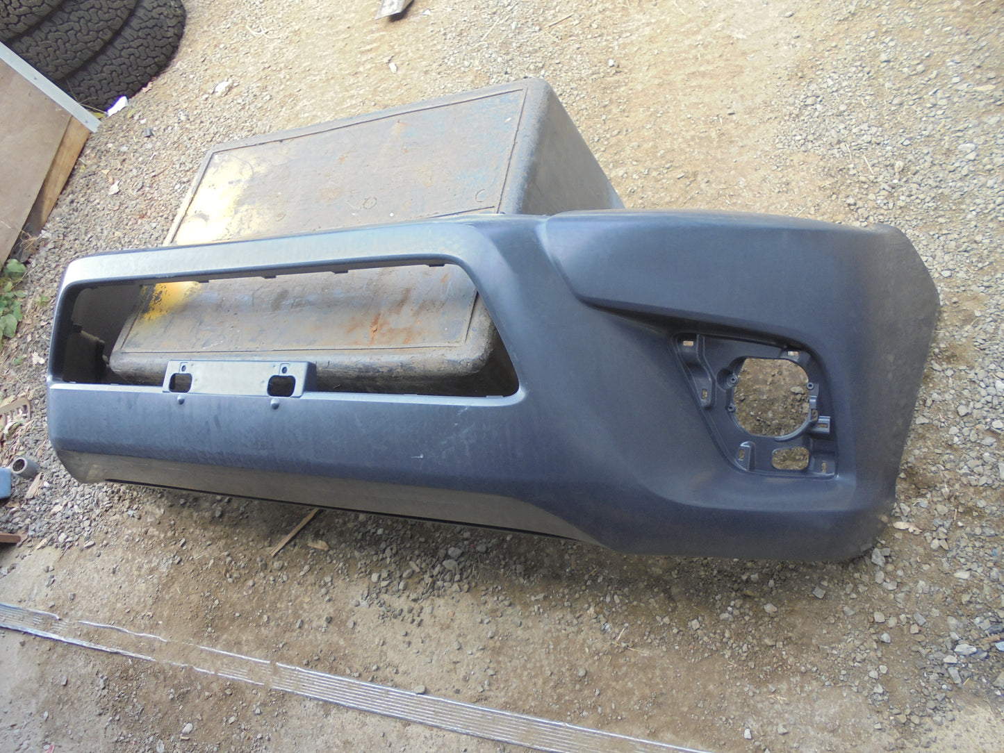 Toyota Hilux SR5 Genuine Front Bumper Bar Cover (Unpainted )New Part