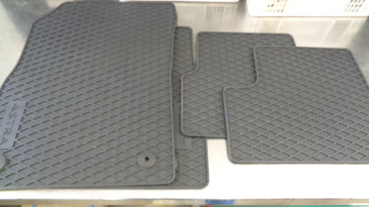Holden Astra Hatch J Genuine Rubber Floor Mat Set New Part