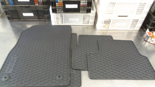 Holden Astra Hatch J Genuine Rubber Floor Mat Set New Part