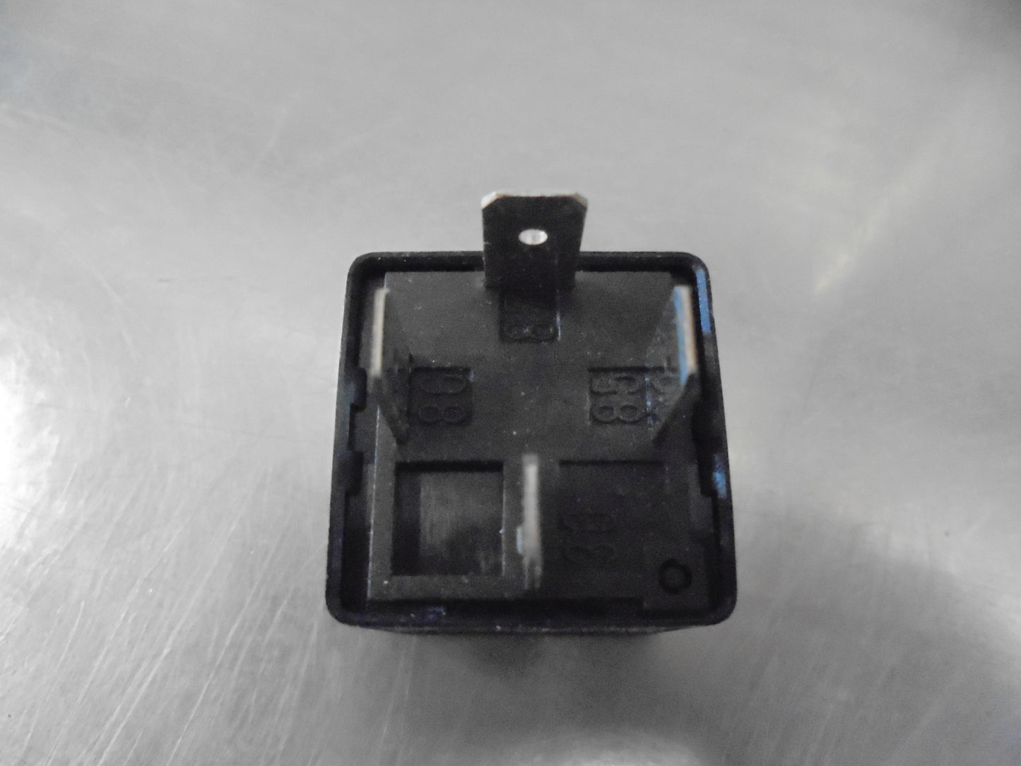 Holden Captiva Genuine Under Bonnet Fan Relay New Part