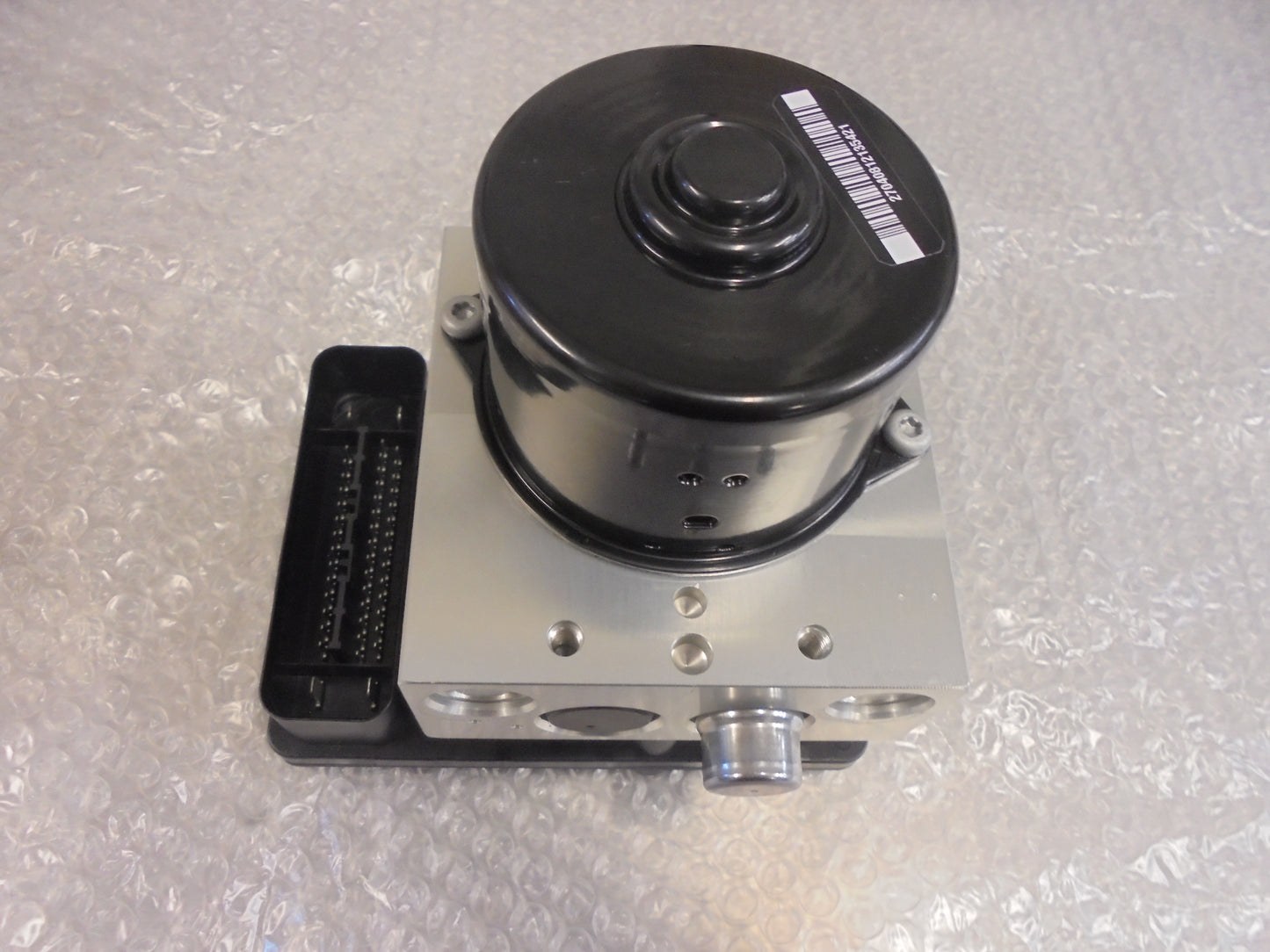 Nissan Navara D40T ST Genuine ABS Actuator Assembly New Part