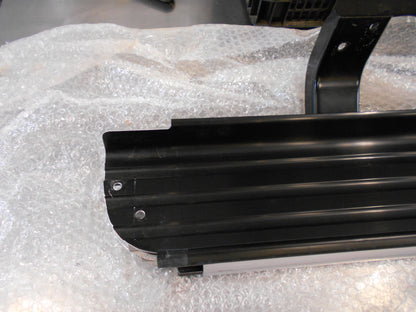 Nissan NP300 Navara Dual Cab Genuine Right Hand Side Step New Part